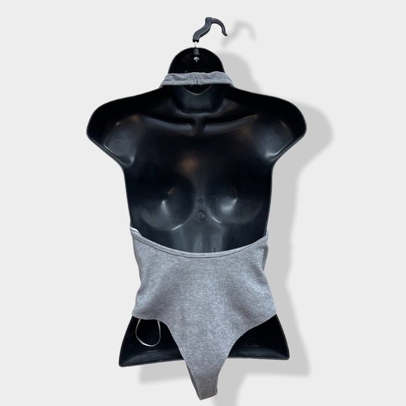 5/$20 Signature 8 Grey Bodysuit - Picture 3 of 4